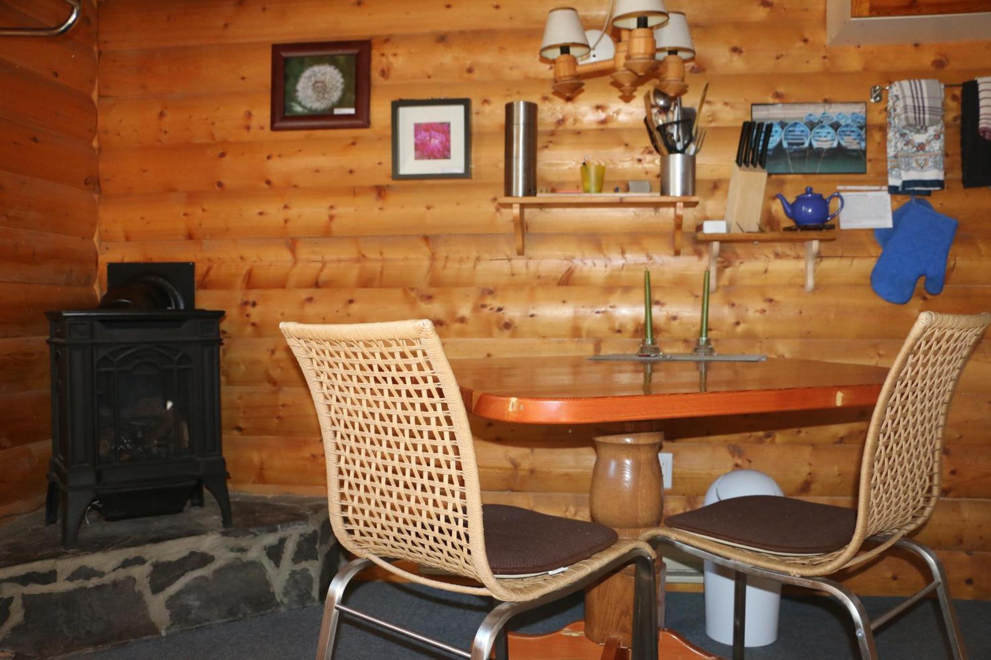 Rocky Mountain Cabins And Home Golden Kültér fotó